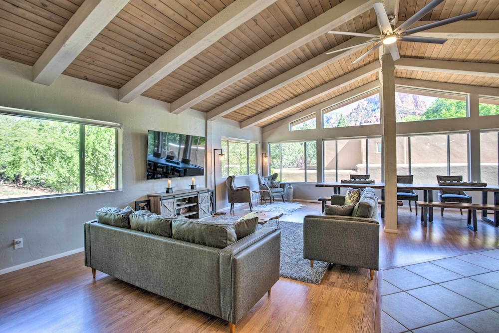 Swim Spa & Private Tavern: Sedona Hideaway - photo 4