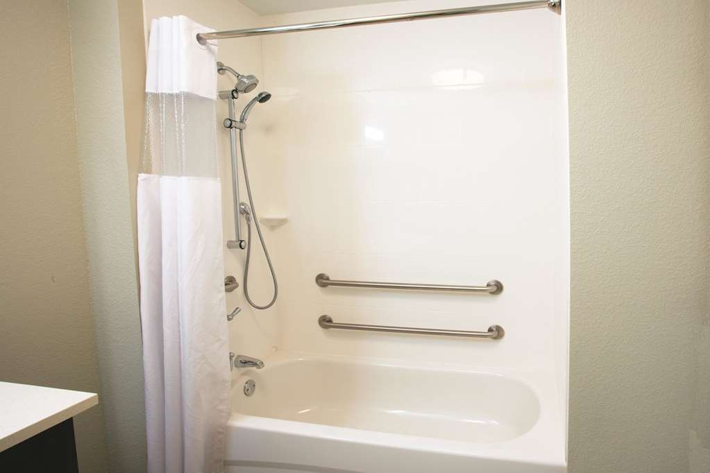 La Quinta Inn & Suites by Wyndham Duluth - photo 19