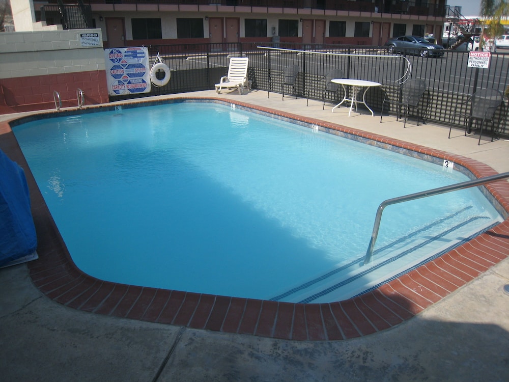 Motel 8 - photo 19