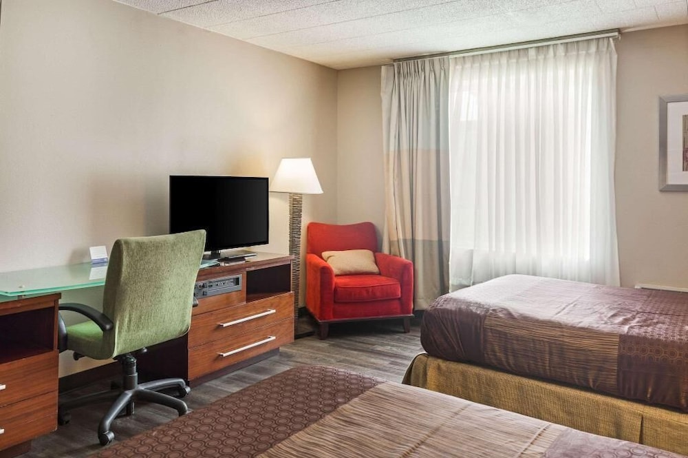 Rodeway Inn & Suites Stroudsburg Poconos - photo 15