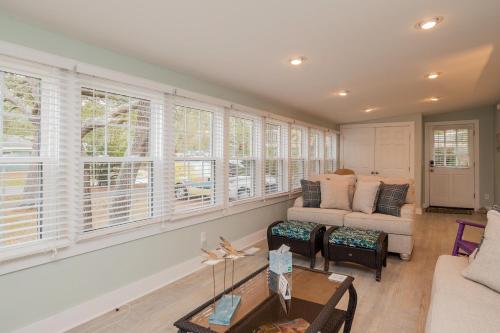 Bill's Place by Oak Island Accommodations - photo 6