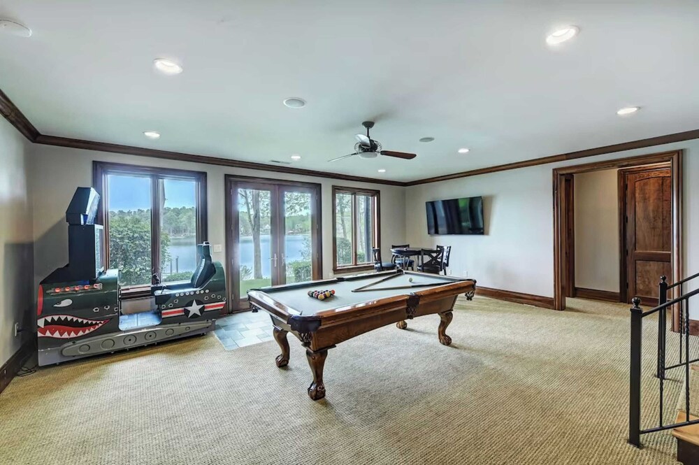 Sunset Shores Resort: The Grand House by Avantstay Lakefront Spa Private Dock beach Game Room - photo 22