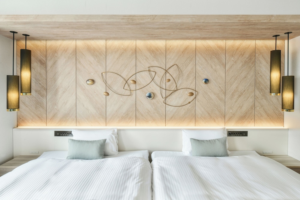 Vessel Hotel Campana Nagoya — 4-Star Luxury Hotel in Nagoya, Japan