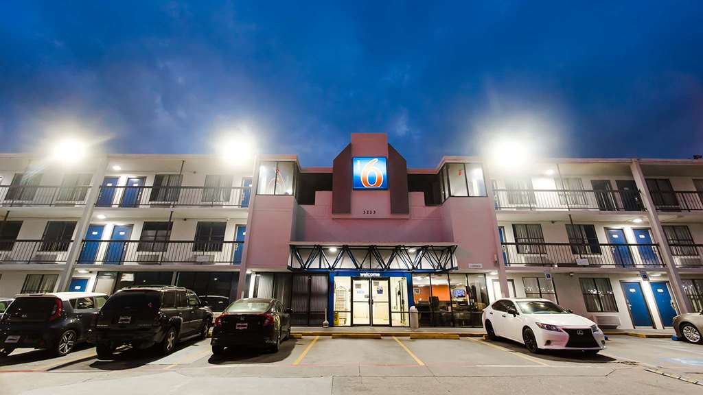 Motel 6 Houston TX Medical Center NRG Stadium - photo 6
