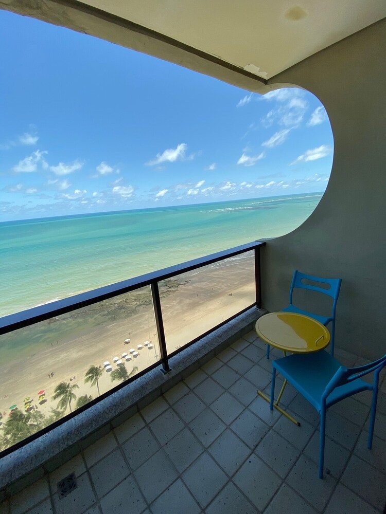 Golden Beach Flat Vista Mar — hotel in Jaboatao Dos Guararapes