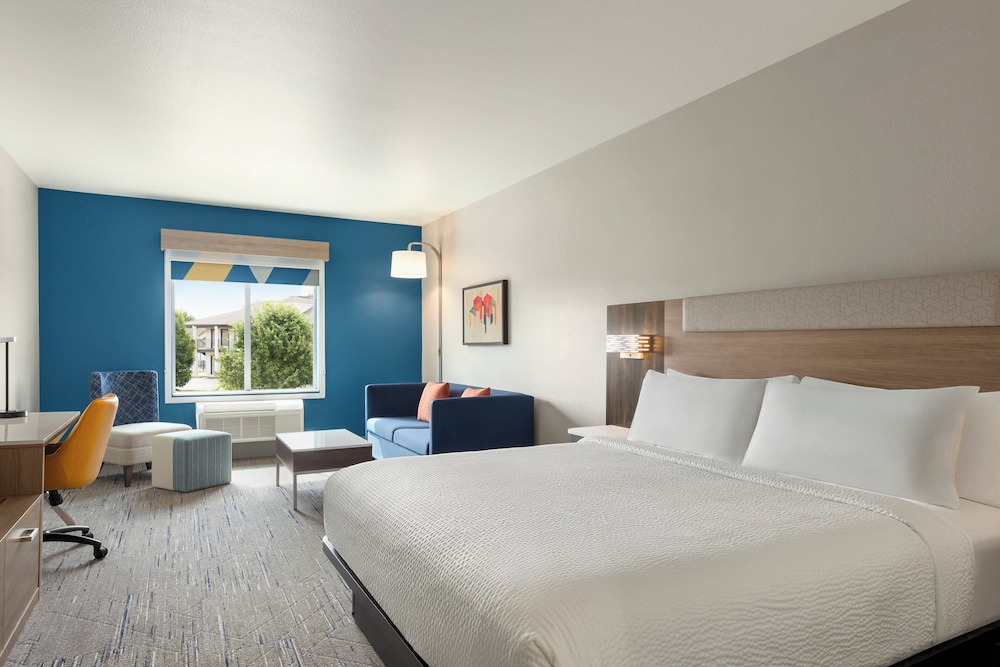 Holiday Inn Express & Suites Bessemer Birmingham SW by IHG - photo 7