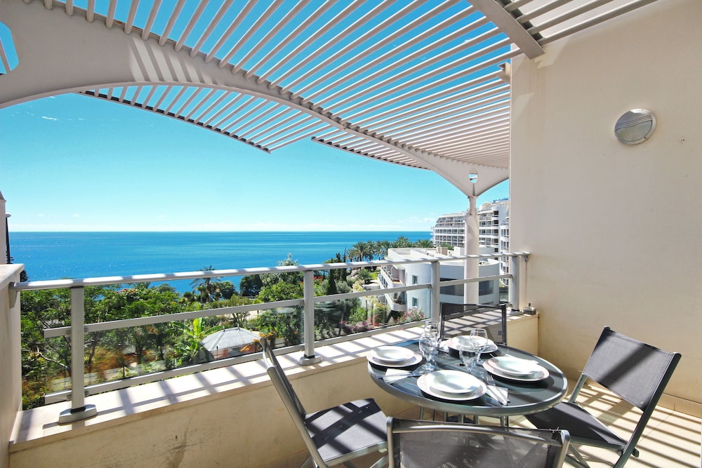 Oceanside Terrace Apartment by Holiday Rental Madeira — 4-Star Luxury Hotel in Funchal, Portugal