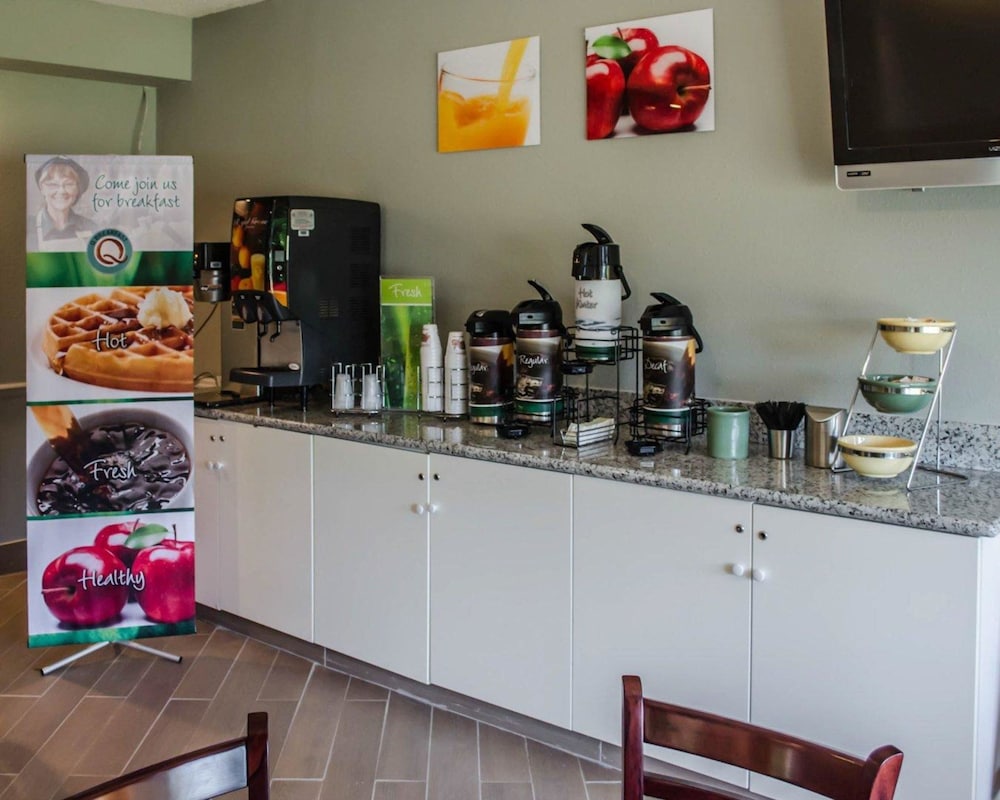 Days Inn by Wyndham Eglin AFB - photo 32