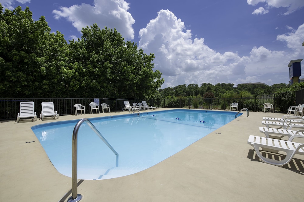Brookwood Inn - photo 25