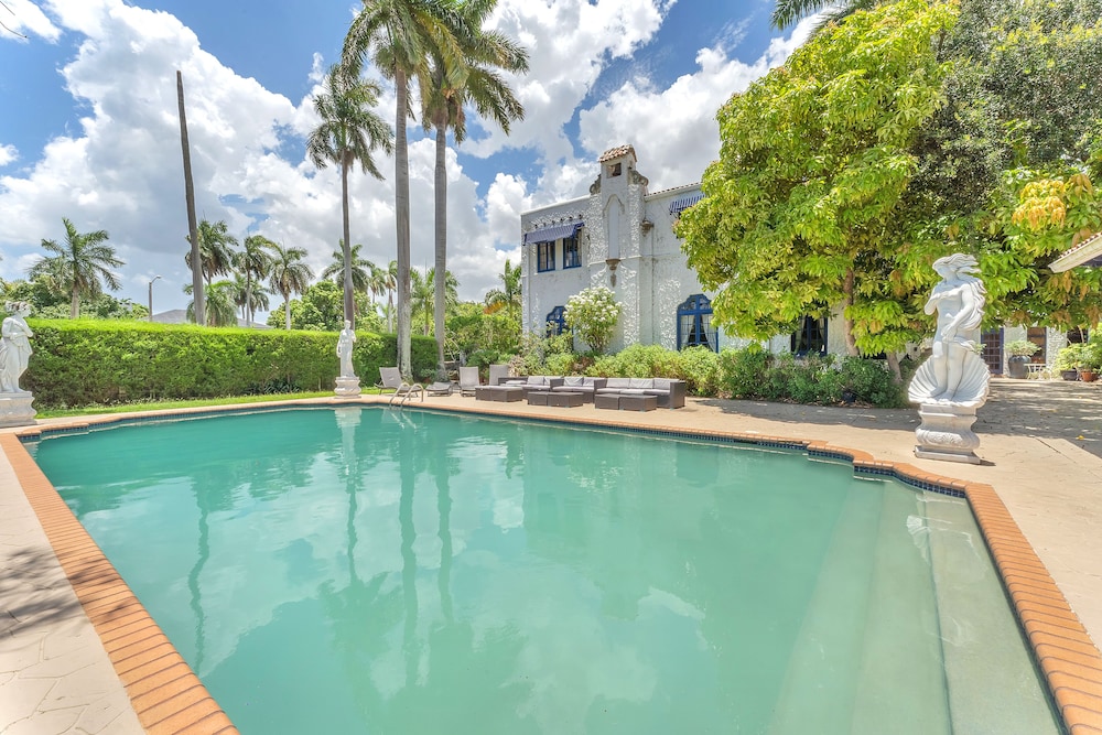 Young Mansion - photo 146