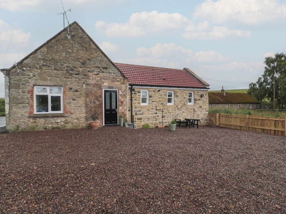 Honeysuckle Cottage — 4-Star Luxury Hotel in None, United Kingdom