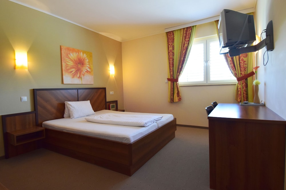 Hotel Weinland Donnerskirchen — Donnerskirchen — photo 5