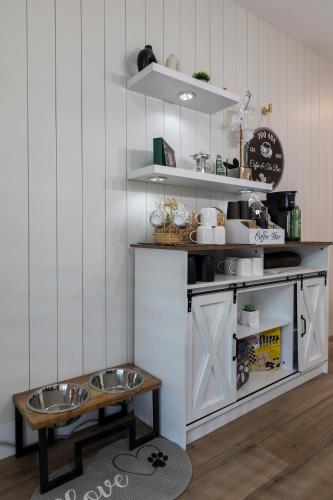 Single Story minutes from Summerlin with RV Parking & Dog Friendly