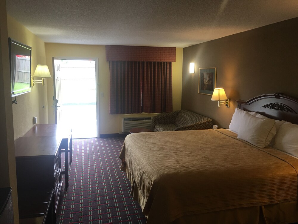 Loyalty Inn Hawkinsville - photo 13