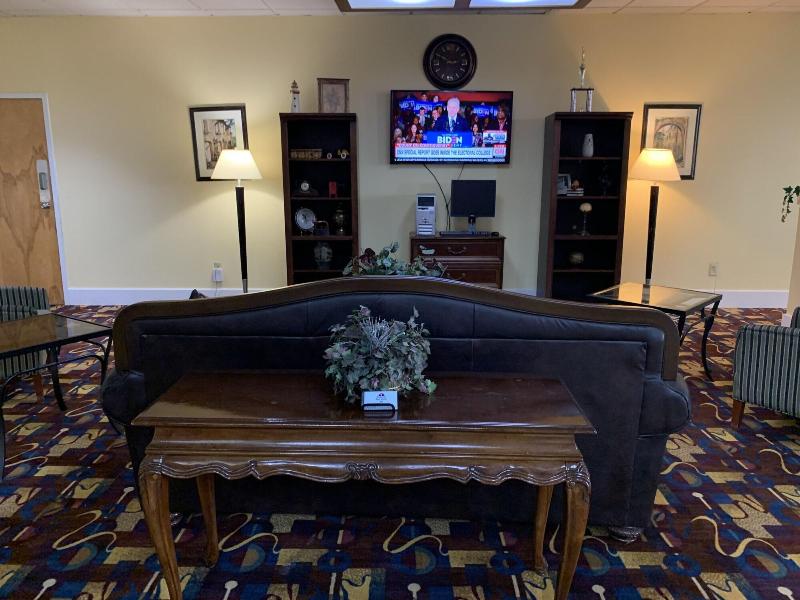 Americas Best Value Inn Forest - photo 12