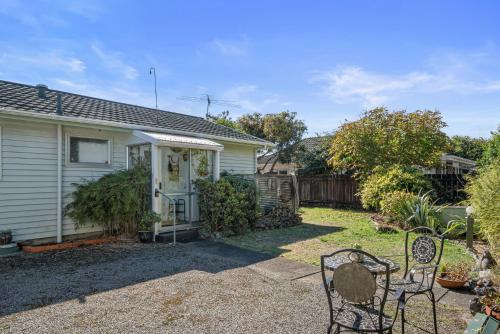 Olive Terrace Paraparaumu Holiday Home — 4-Star Luxury Hotel in Paraparaumu, New Zealand