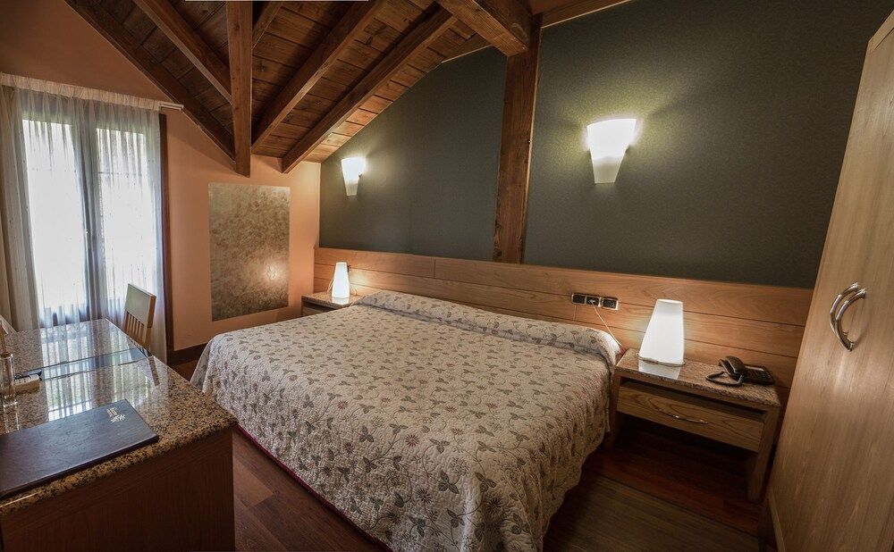 Adeko Hotel — hotel in Barakaldo