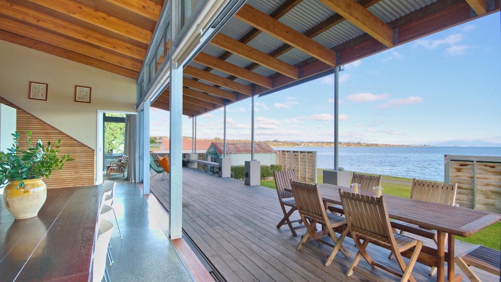 Lake Terrace Taupo — 4-Star Luxury Hotel in Taupo, New Zealand