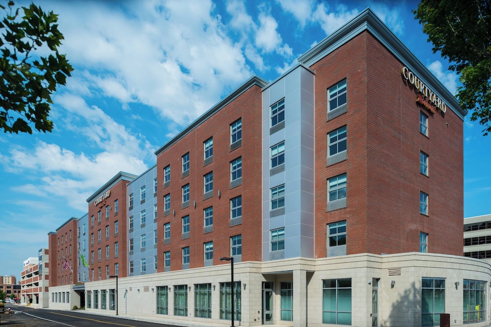 Courtyard by Marriott Edgewater NYC Area - photo 46