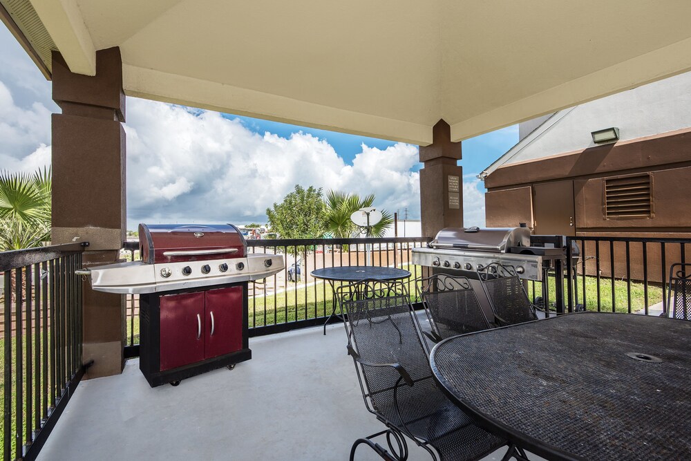 Candlewood Suites Galveston by IHG - photo 22
