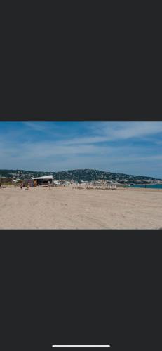 App T2 Climatise Plage 200 M in Sete, France