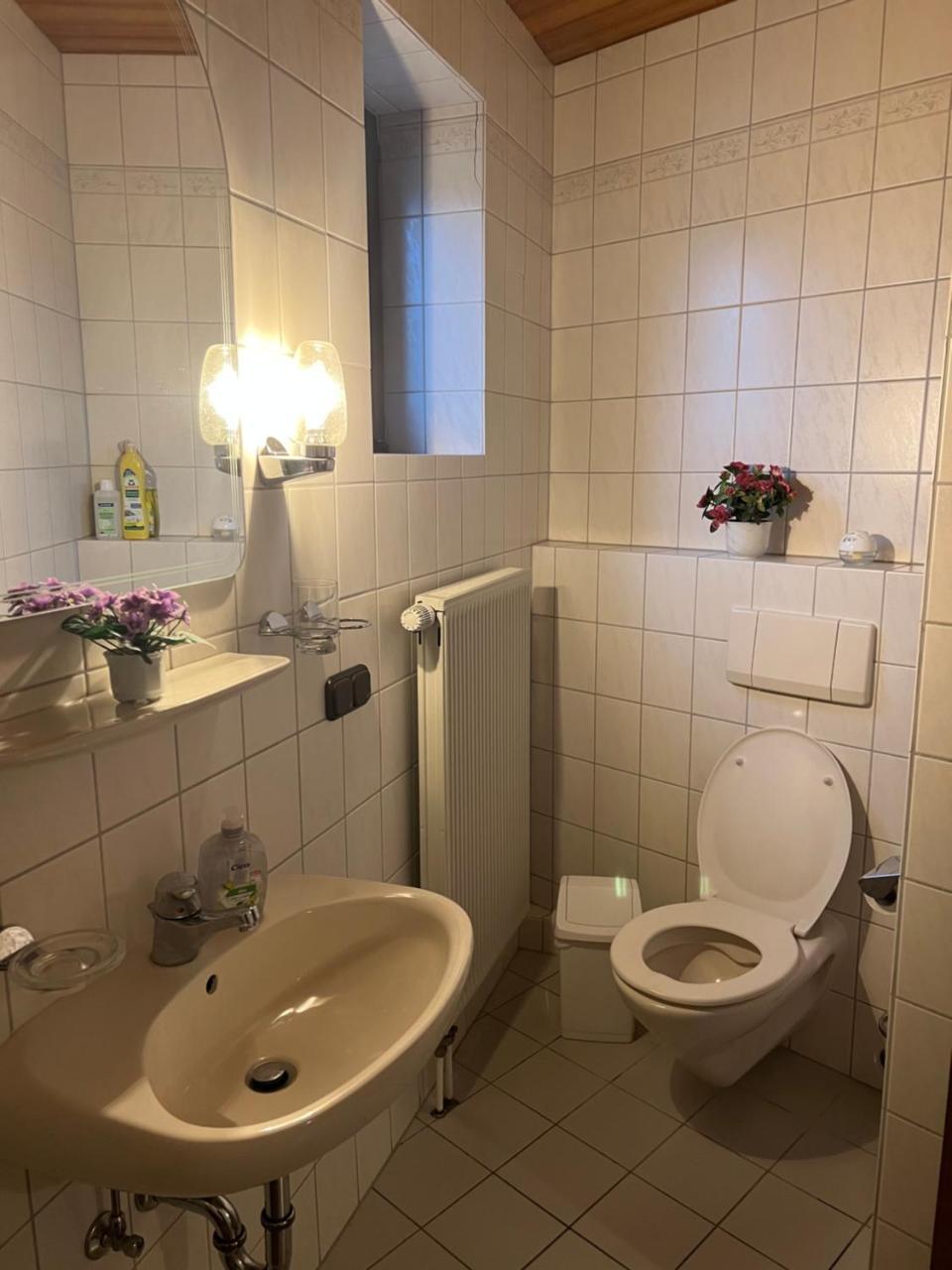 Doppelzimmer Nr 5 — Freiensteinau — photo 4
