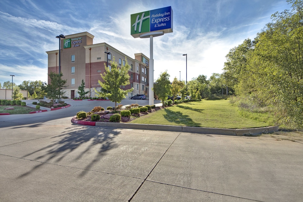 Holiday Inn Express & Suites Oklahoma City North an IHG Hotel - featured photo