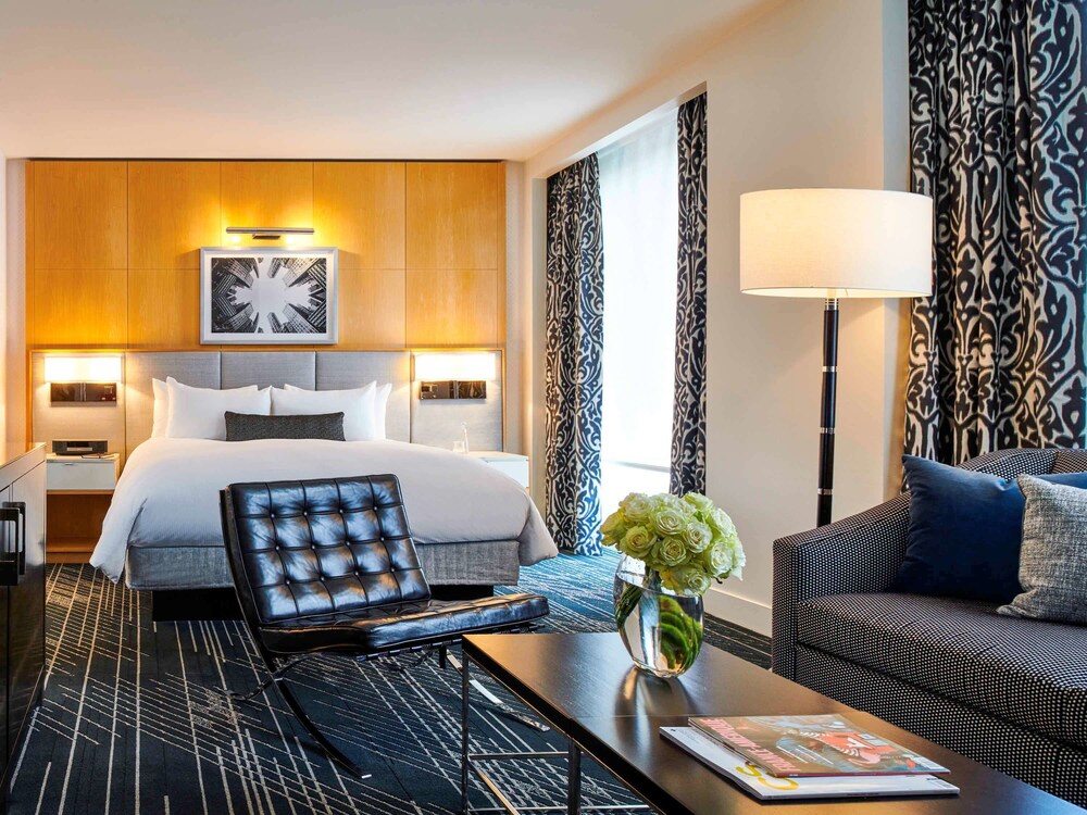 Sofitel Chicago Magnificent Mile - photo 11