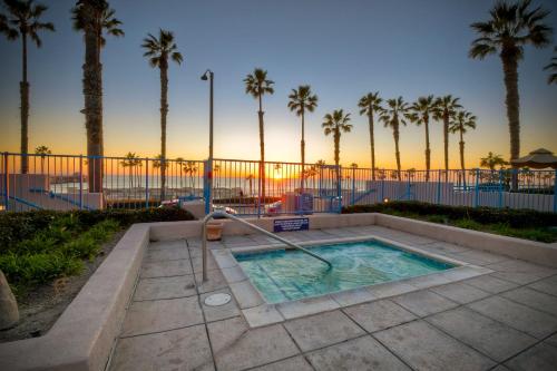 Ocean View Pool Hot Tub Steps To Pier Gated in Oceanside, United States