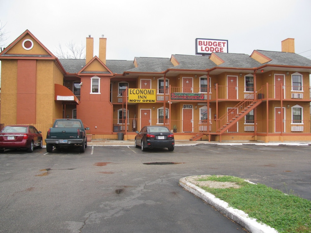 Economy Inn - last minute hotel in Austin