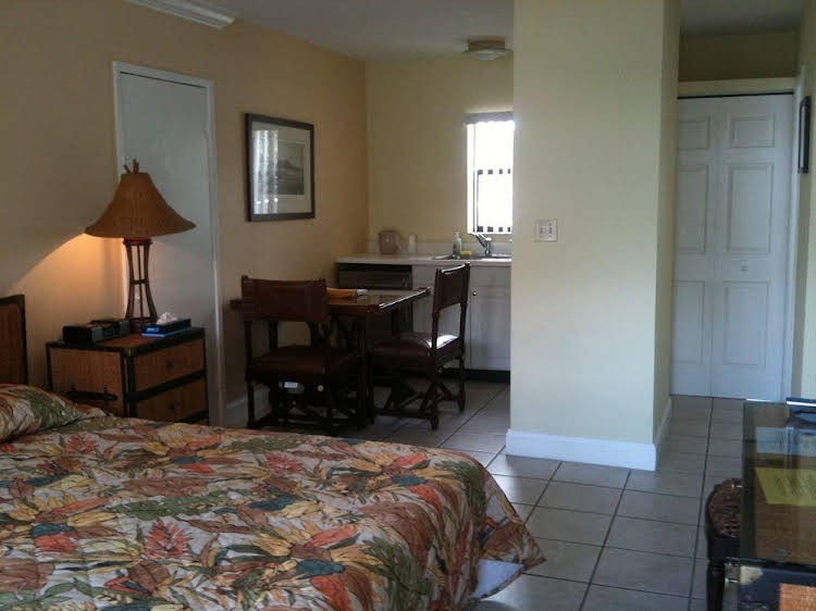 Sunrider Beach Resort - photo 3