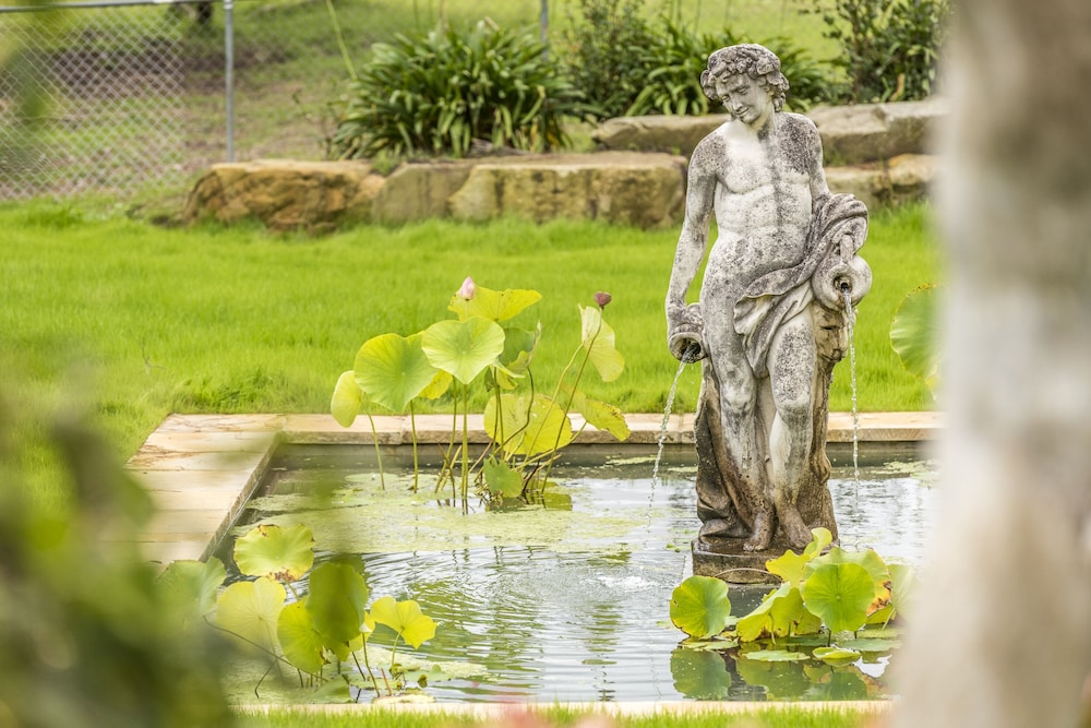 The Vale Penrose — 4-Star Luxury Hotel in Bundanoon, Australia