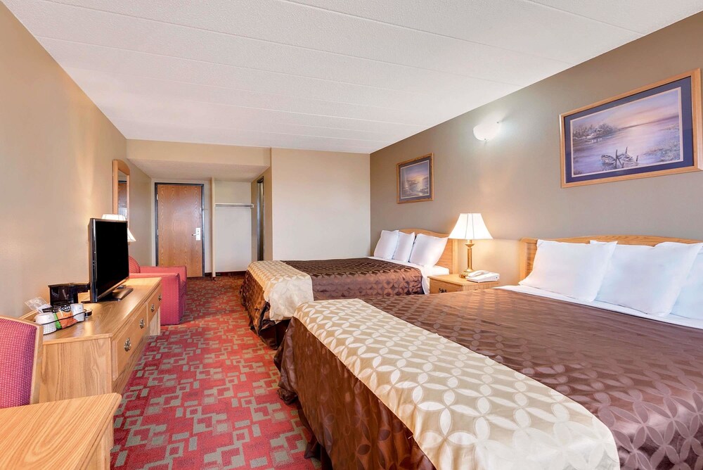 Travelodge Grand Forks - photo 18
