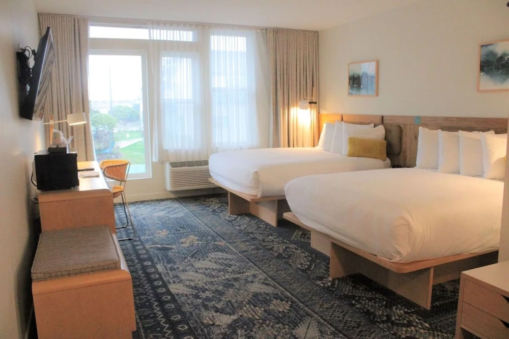 SaltLine Hotel - photo 31