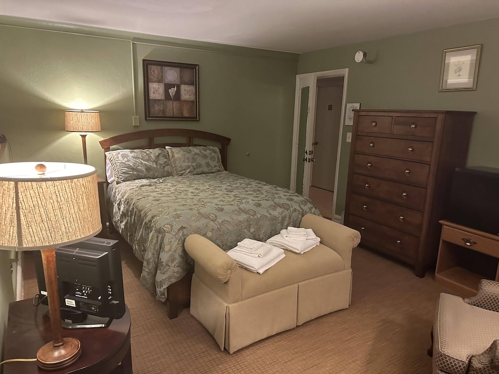 The Oaks B&B Hotel and Spiritual Center - photo 52
