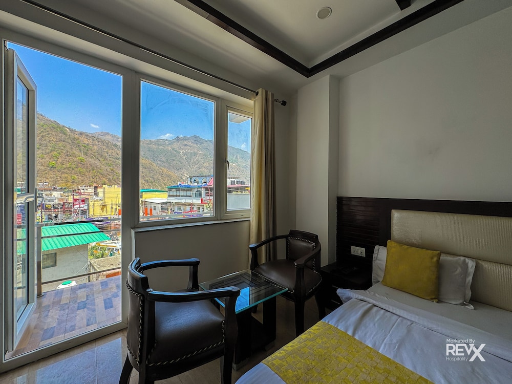 Capital O 37973 Hotel Shiv Vilas in Rishikesh, India
