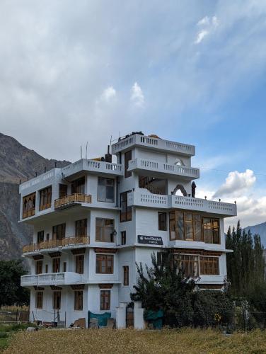 Roost Duktuk - carbon neutral hotel in Leh