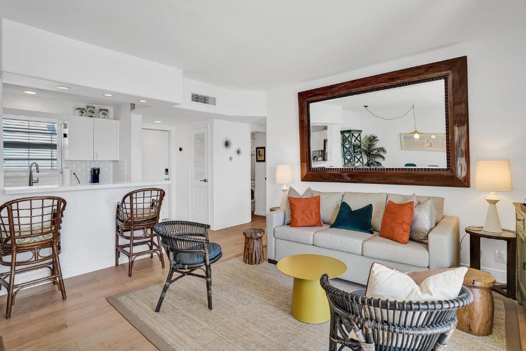 Fort Lauderdale Yacht and Beach Club 209 - photo 4