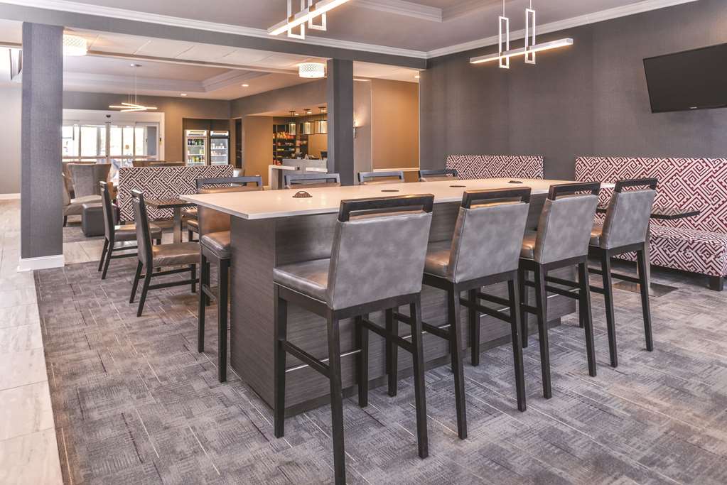 La Quinta Inn & Suites by Wyndham Abilene Mall - photo 25
