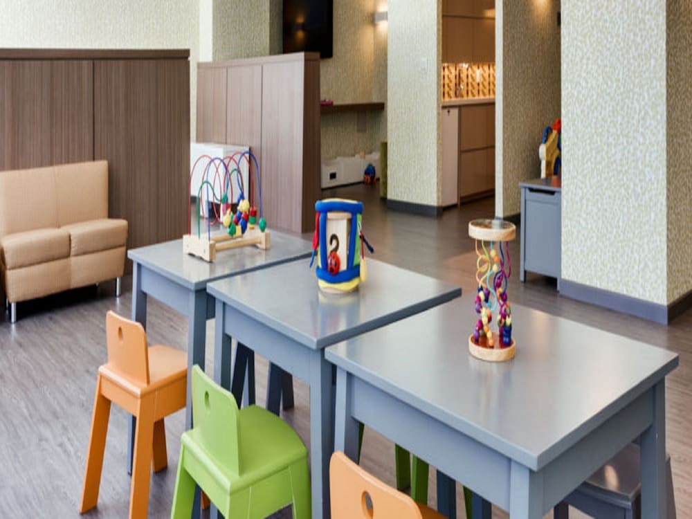 Global Luxury Suites at Exchange - photo 24