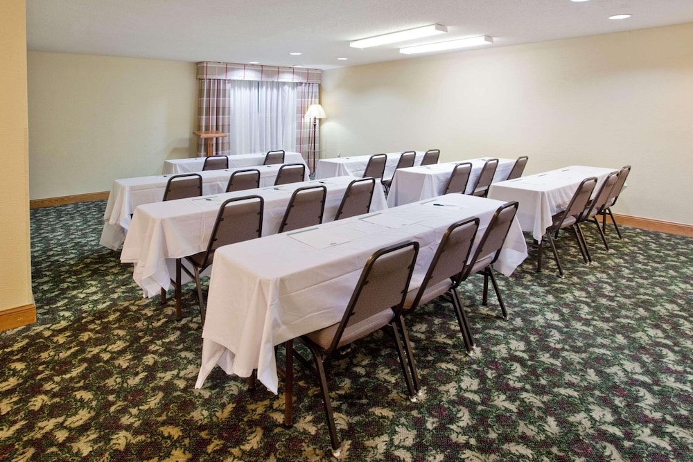 Country Inn & Suites by Radisson Hiram GA - photo 19