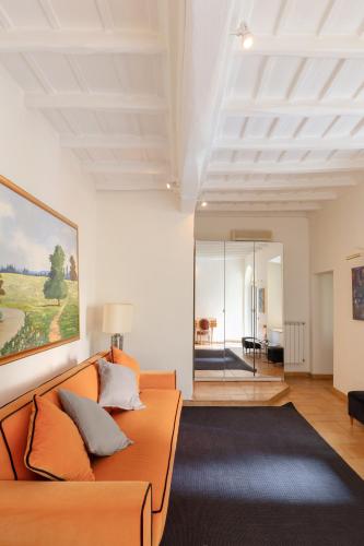 Cozy apartment with private garden at SpanishSteps — 4-Star Luxury Hotel in Rome, Italy