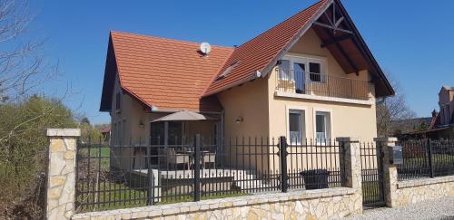 Balaton Villa Gyenes — 4-Star Luxury Hotel in Gyenesdias, Hungary