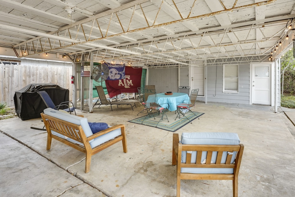 Vintage Corpus Christi Home 2 Blocks From Beach - photo 8