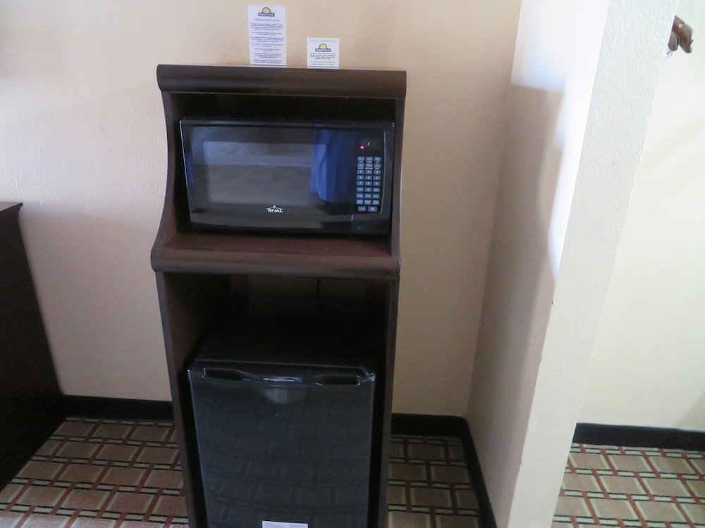 Days Inn by Wyndham Blytheville - photo 36