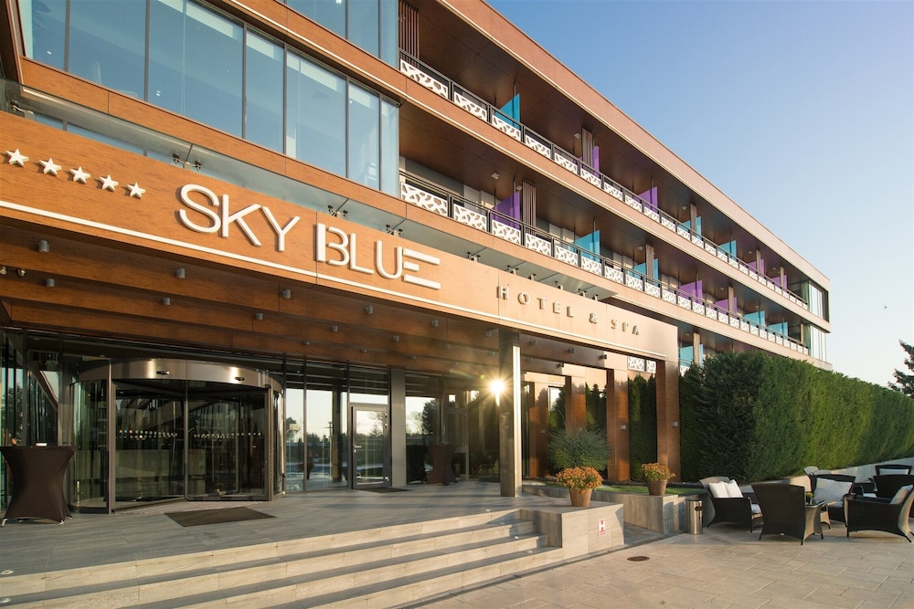 Sky Blue Hotel & Spa — 5-Star Luxury Hotel in Ploiesti, Romania