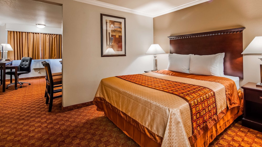 Lompoc Valley Inn and Suites - photo 16
