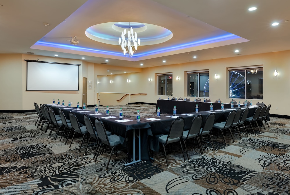 Holiday Inn Express & Suites Atlanta Downtown by IHG - photo 111
