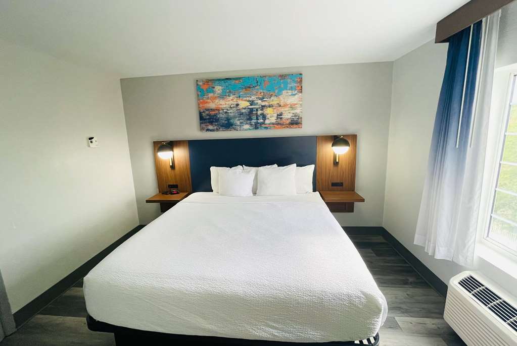 La Quinta Inn & Suites by Wyndham Birmingham Homewood - photo 27