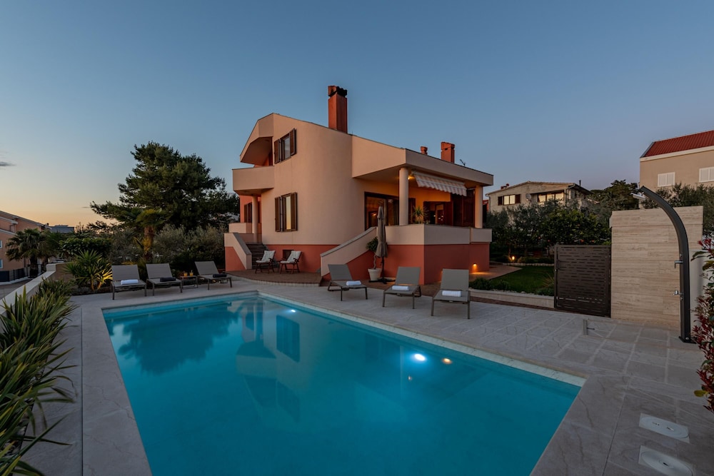 Villa Bruna ZadarVillas — 4-Star Luxury Hotel in Zadar, Croatia